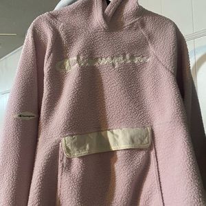 Lot of different clothing.different brands. Some stuff starts at 5$ and up